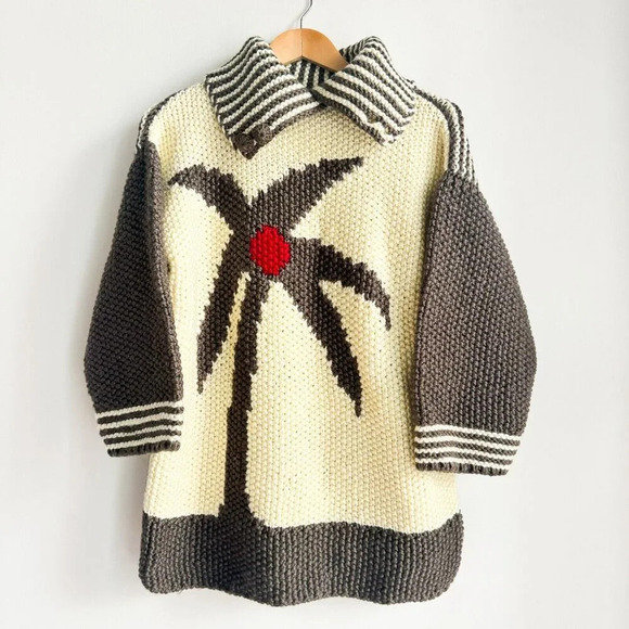 ✨ Vintage Hand Knit Unique Geometric Print Pullover - Picture 2 of 6